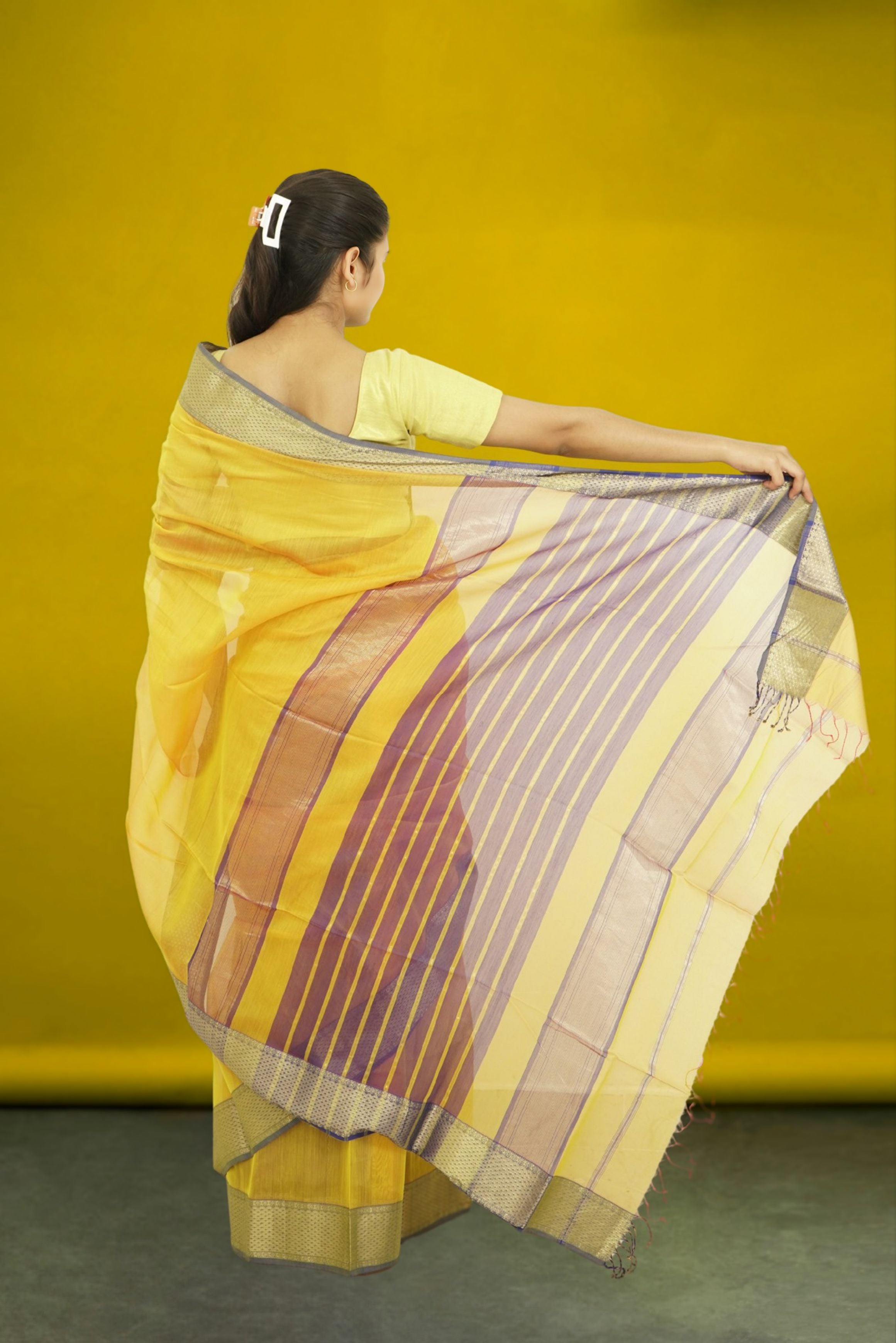 Elegant Maheshwari Silk Cotton Saree – Yellow | Traditional Handloom Weave