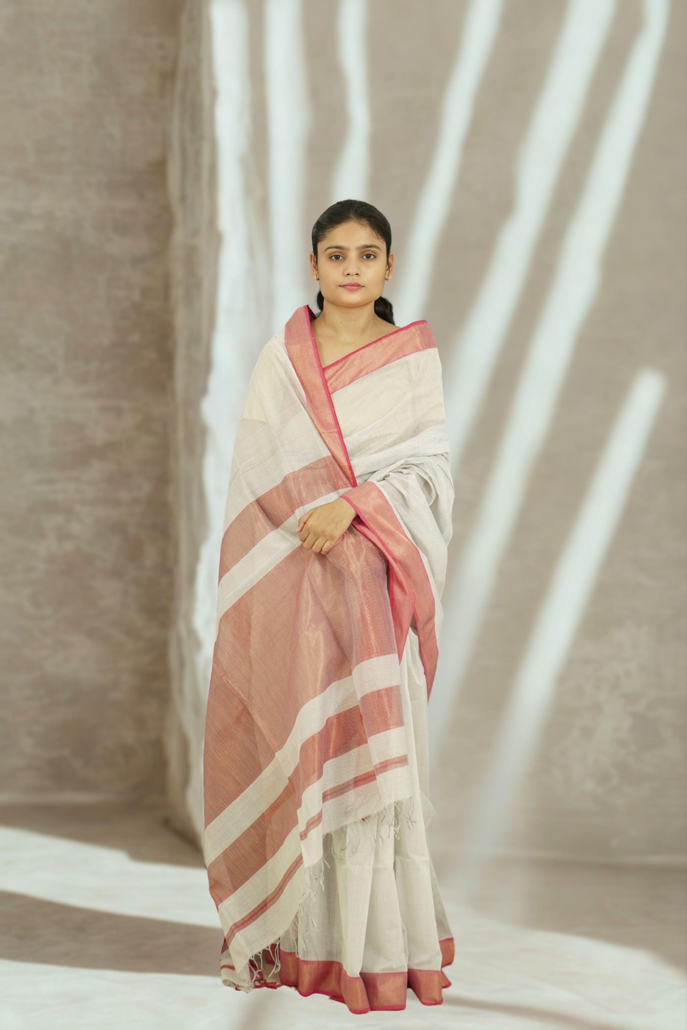 Maheshawari Silk Cotton Saree - WhiteHandloom Weave