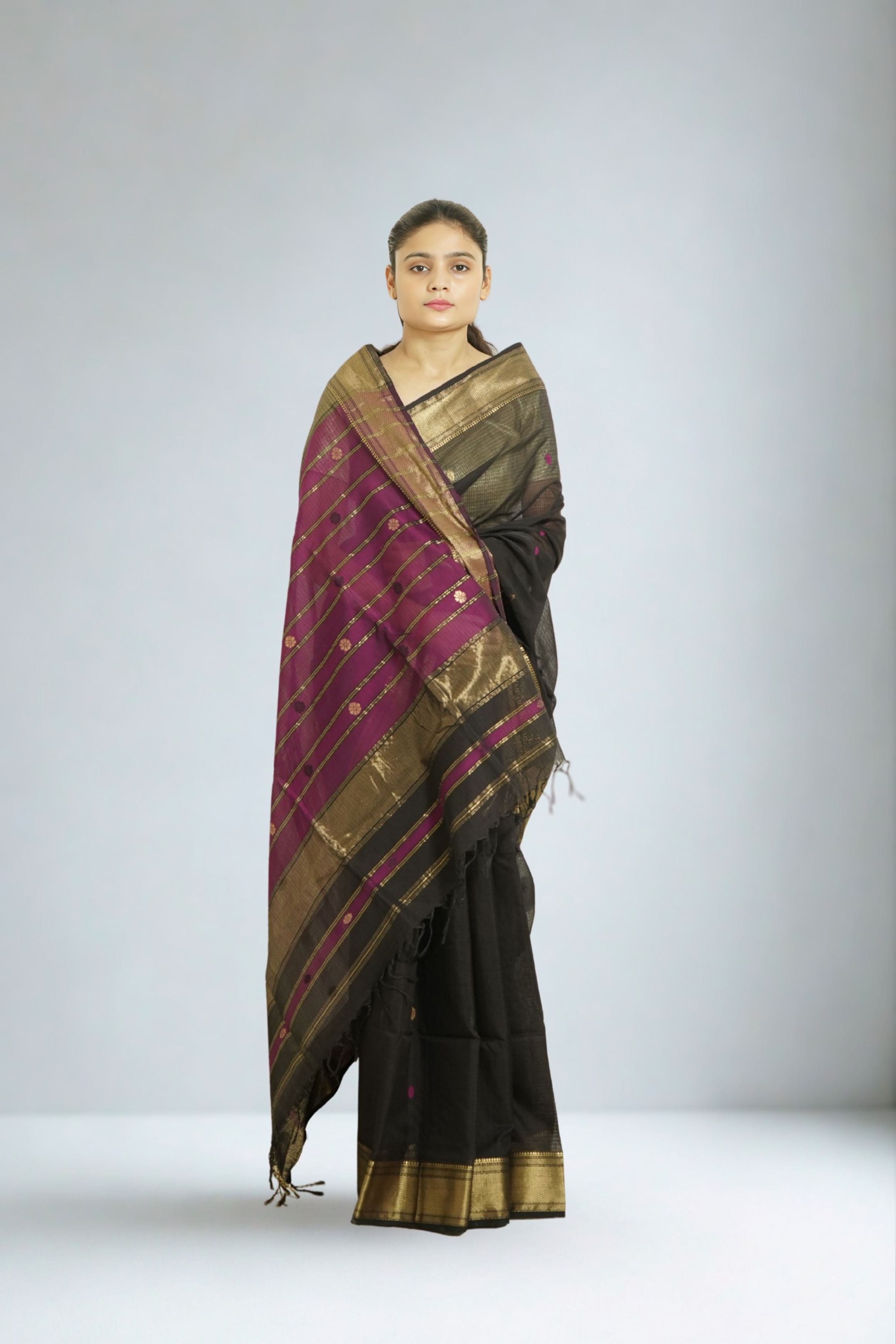 Maheshwari Cotton Buti Saree- Black | Handloom Weave with Traditional Buti Design