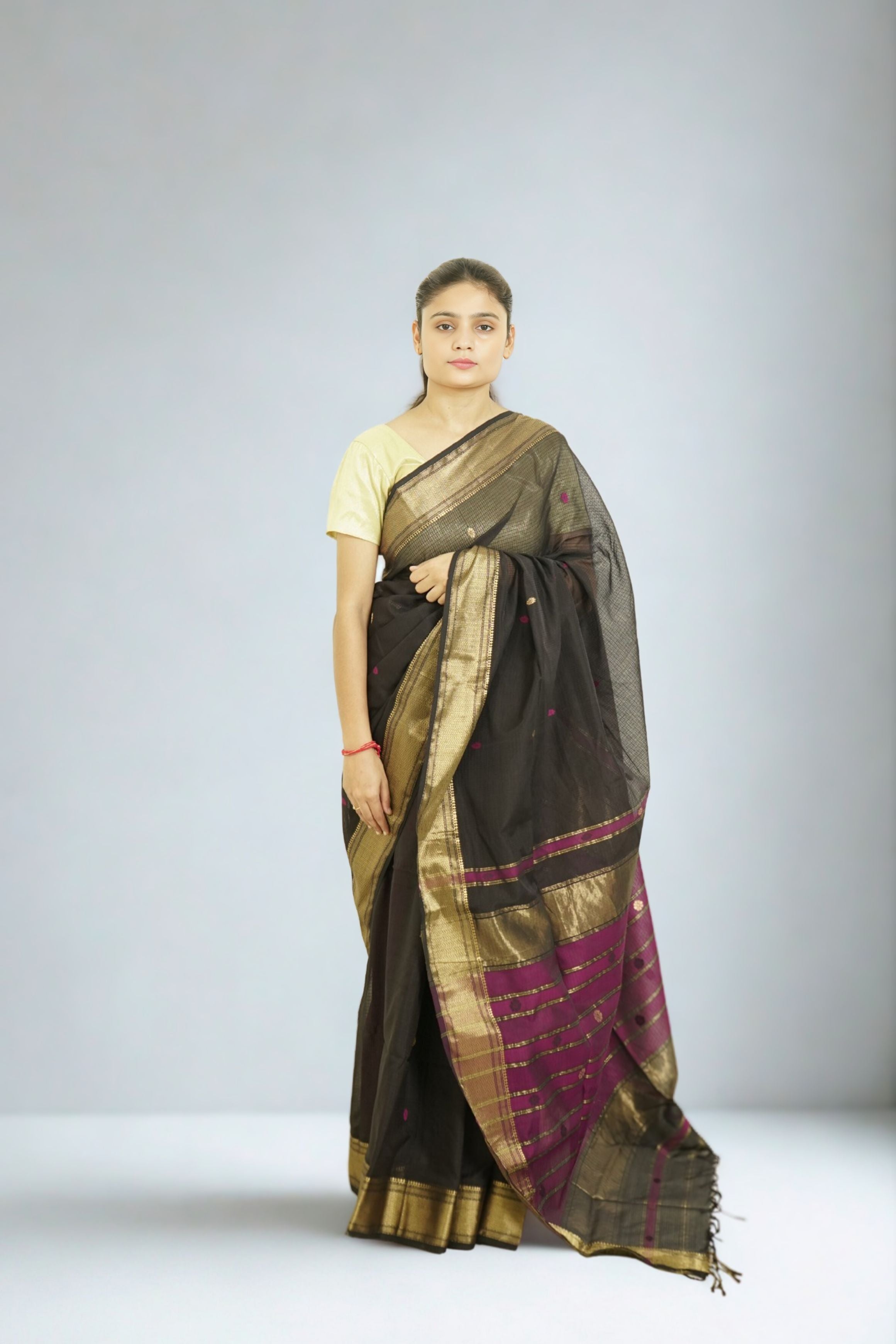 Maheshwari Cotton Buti Saree- Black | Handloom Weave with Traditional Buti Design