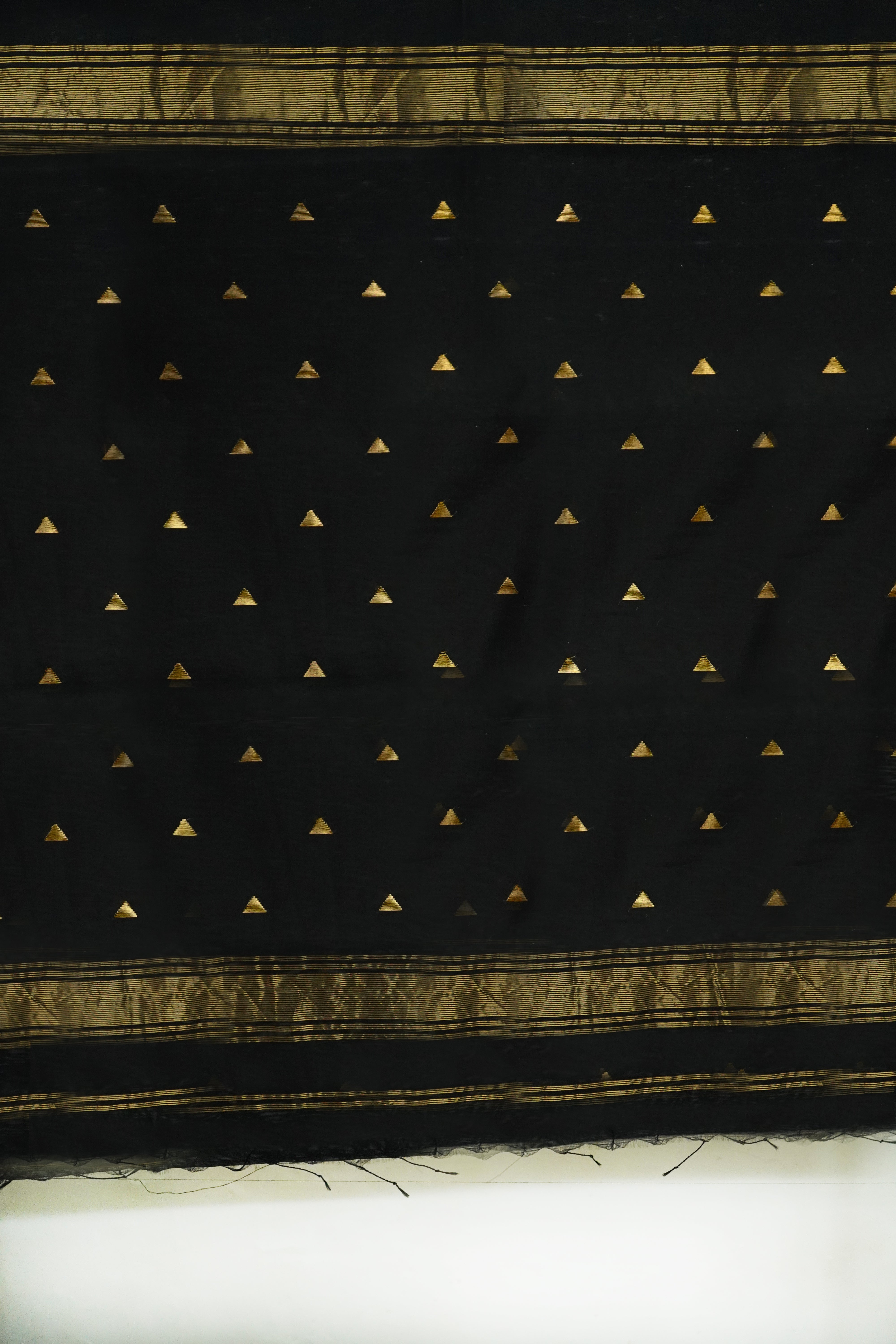 Maheshwari Silk Cotton Black Boota Jari Patta Saree