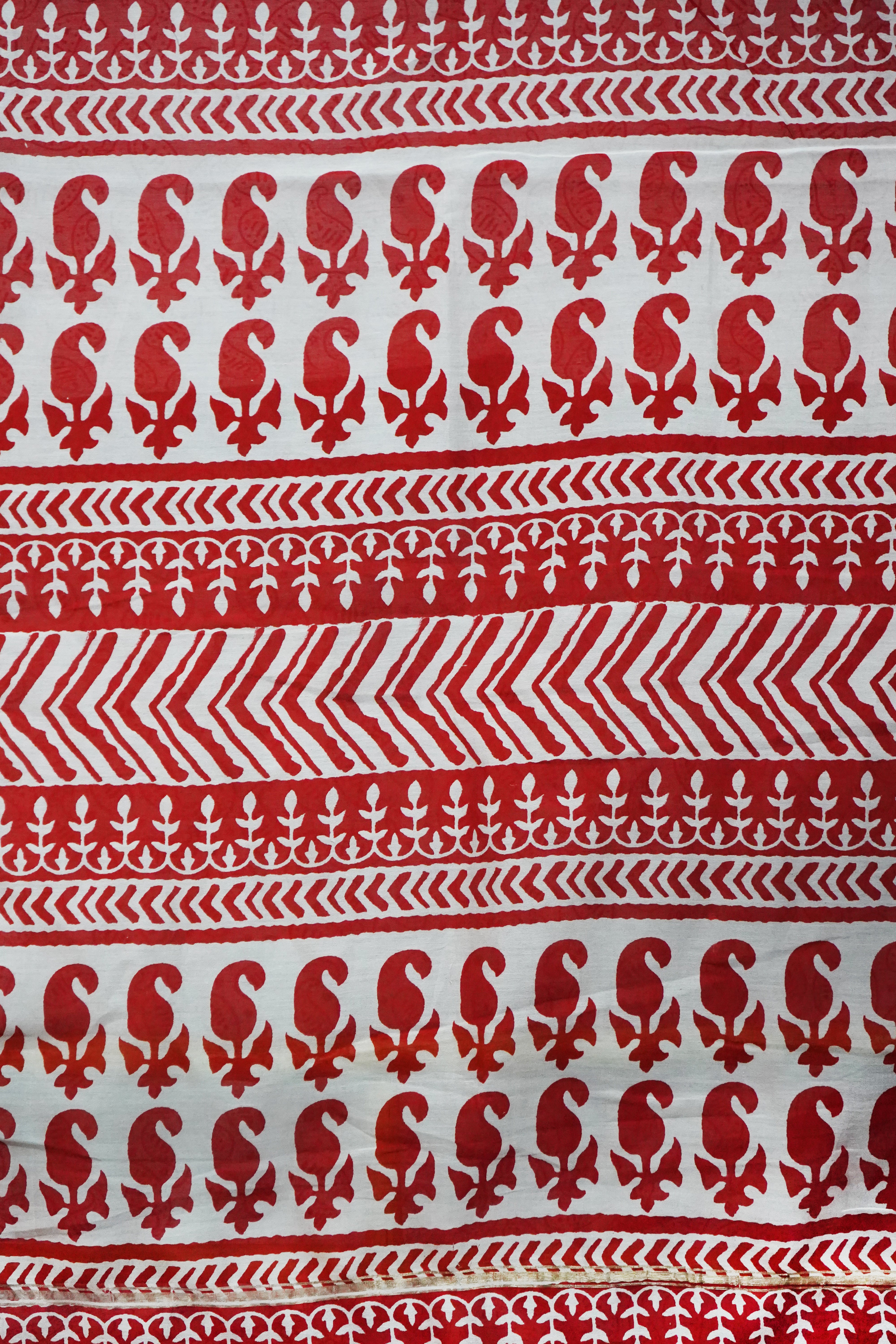 Chanderi Cotton Silk Red & White Batik Print Saree