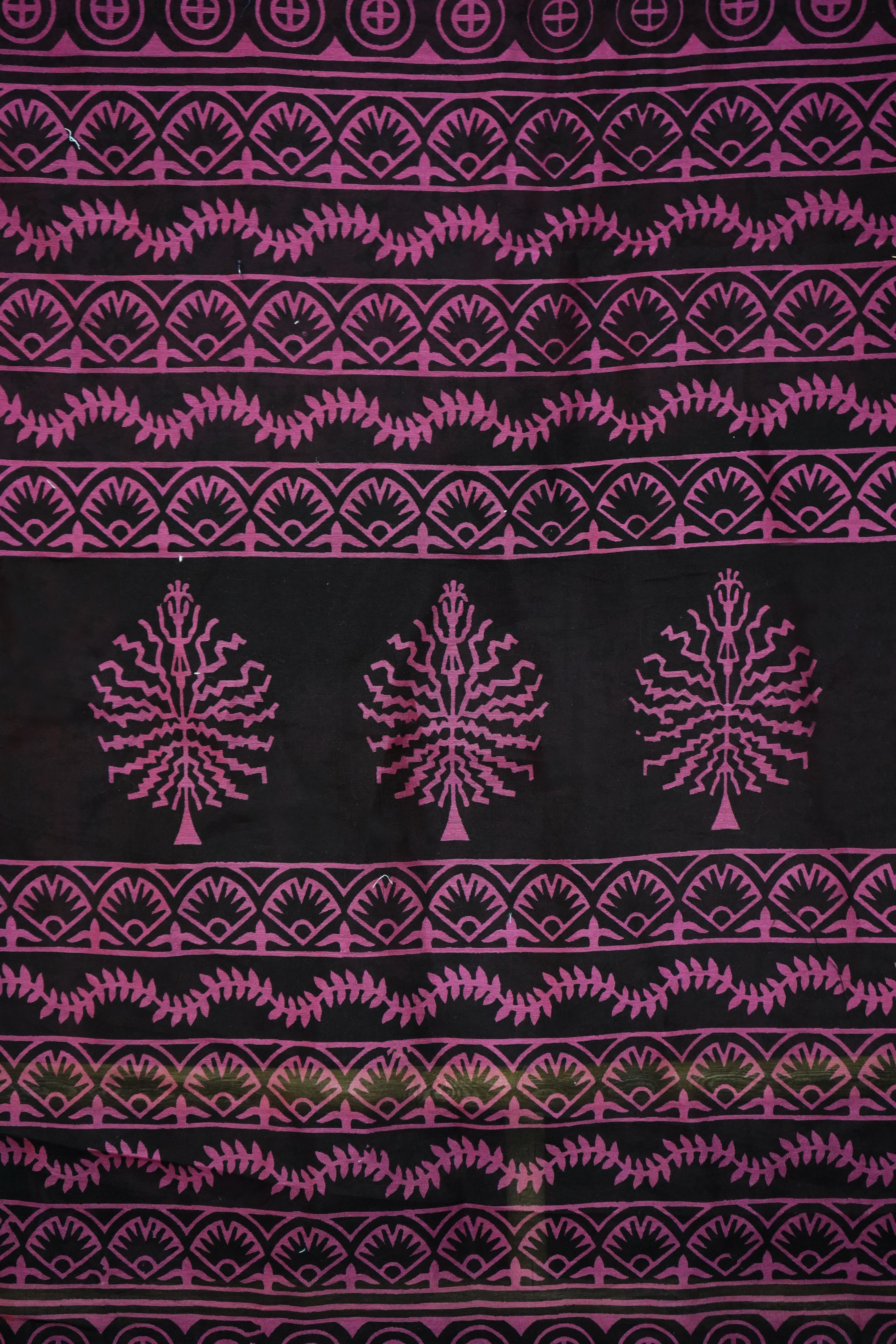 Elegant Rani Pink & Black Tribal Print Chanderi Cotton Silk Saree with Blouse Piece