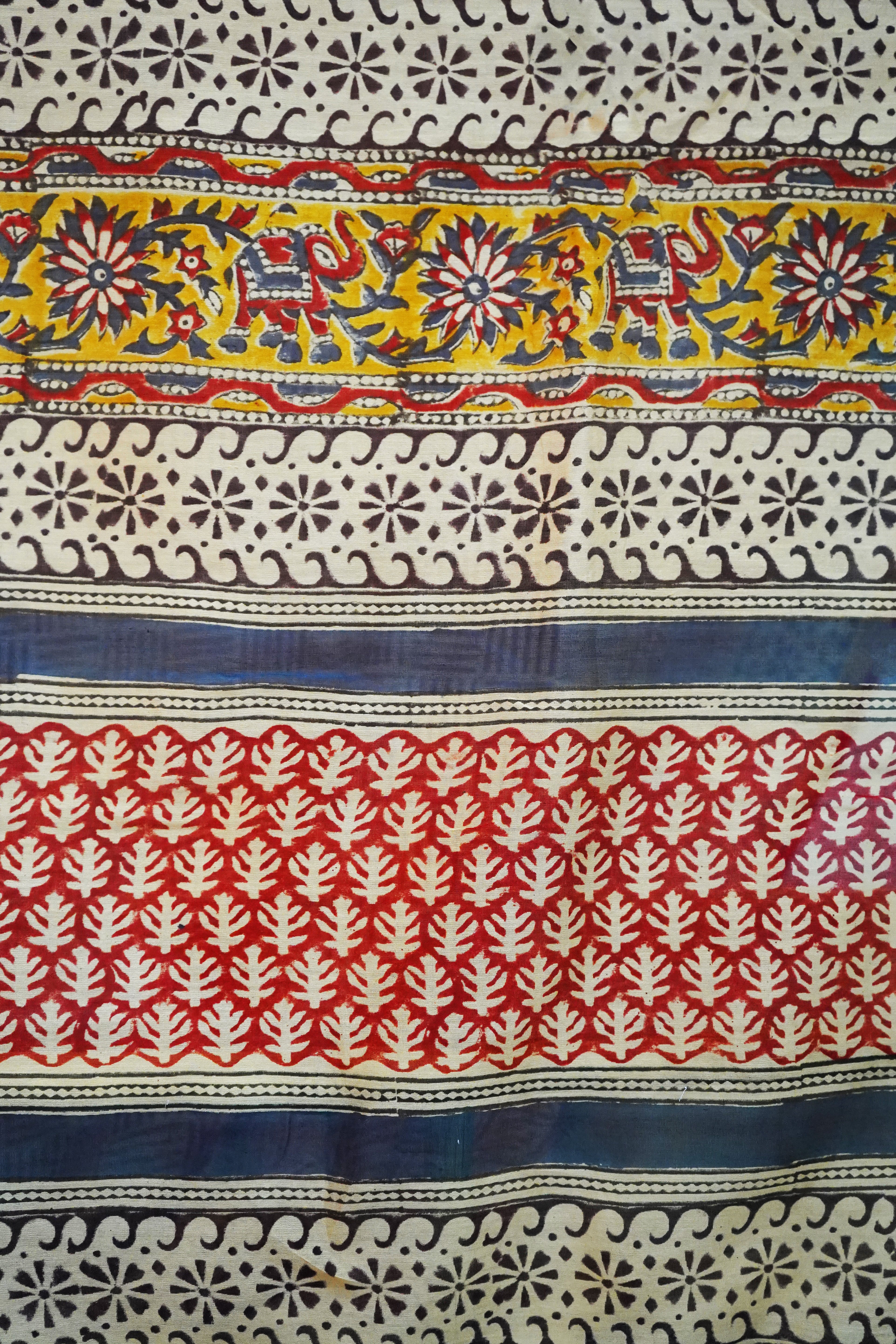 Elegant RedChanderi Cotton Silk Saree with Block Print with Blouse Piece