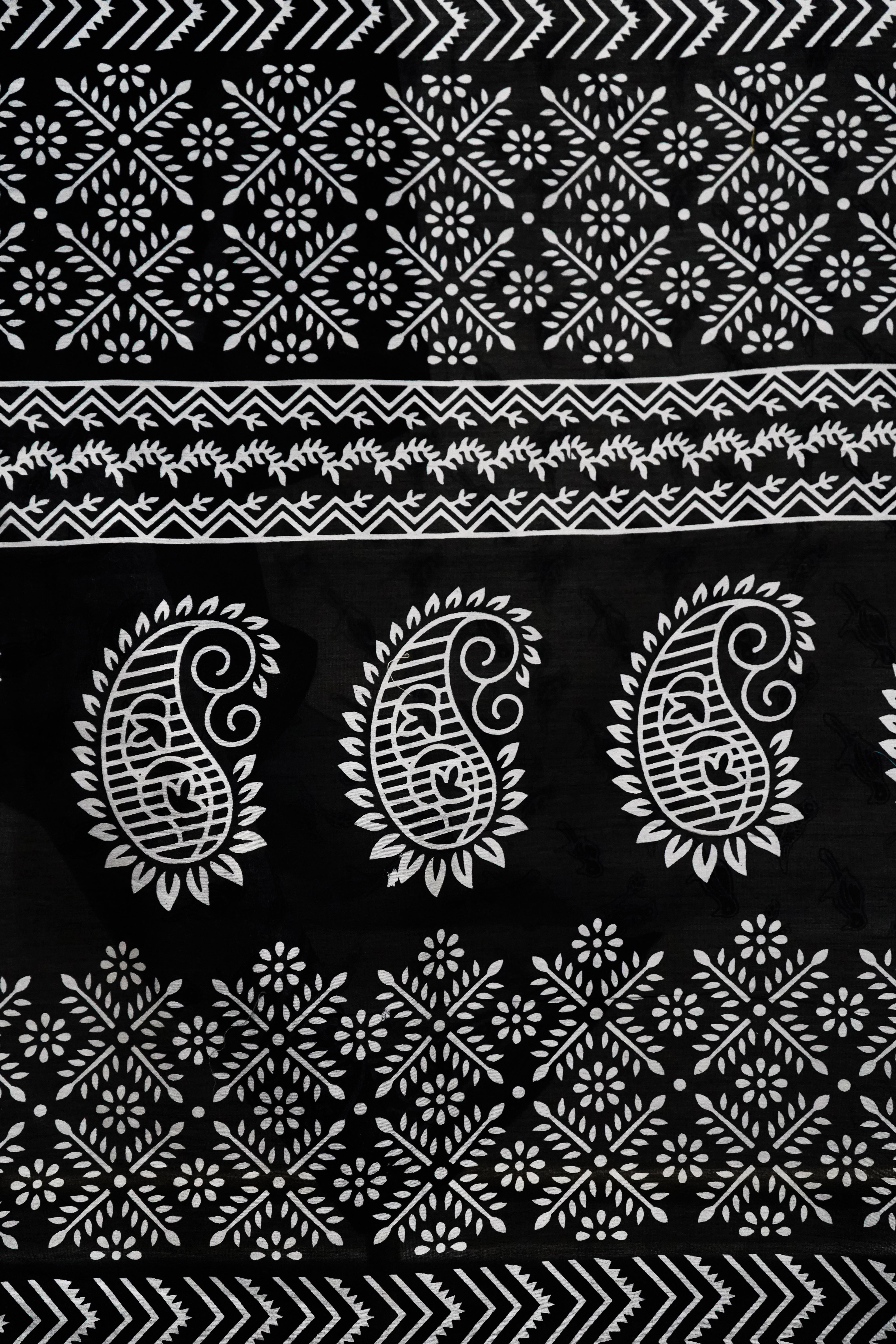 Black & White Chanderi Cotton Silk Artistic Bird Pattern Block Print Saree with Blouse Piece