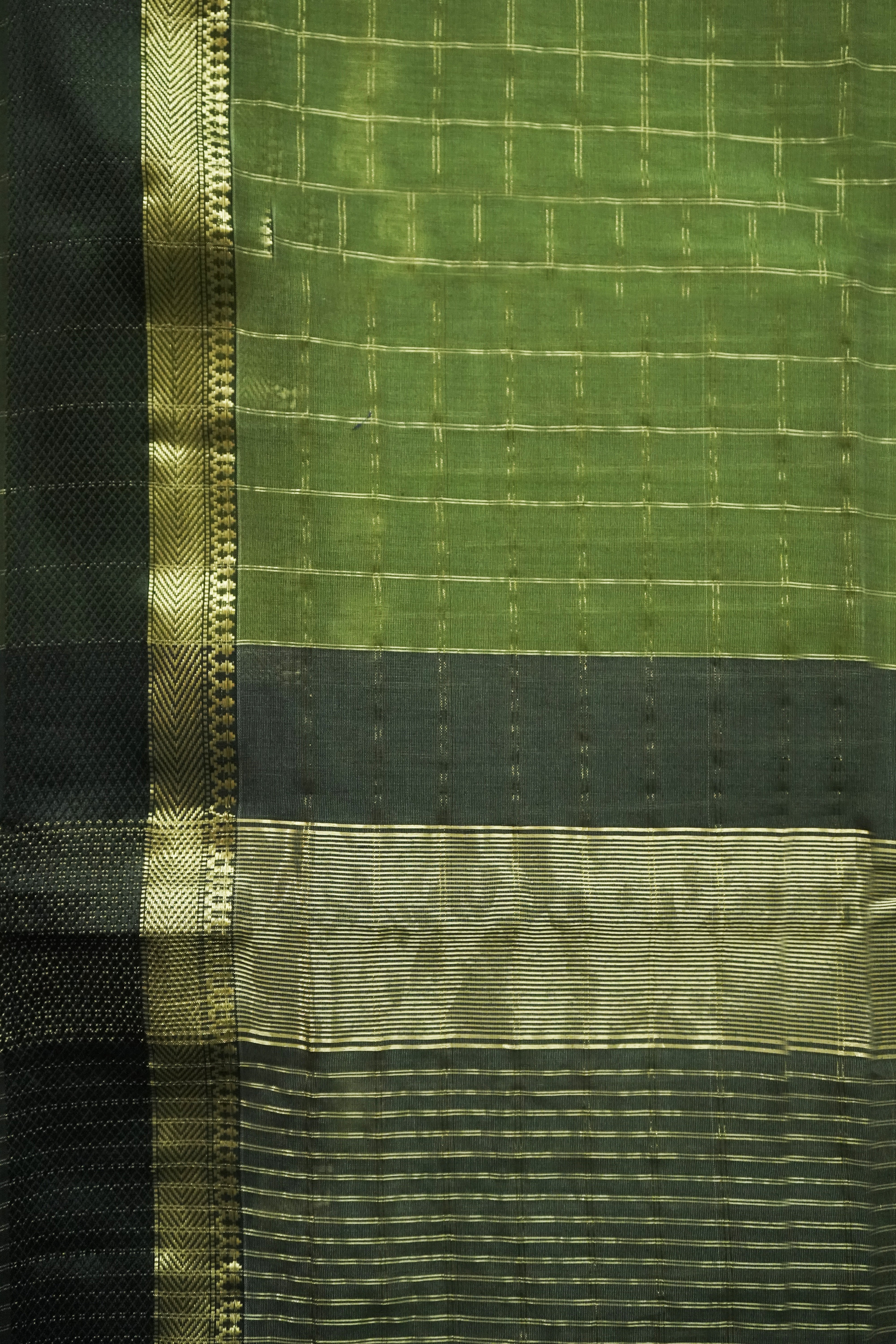 Maheshwari Cotton Silk SareeCheck Pattern with Silk Border & Golden Zari