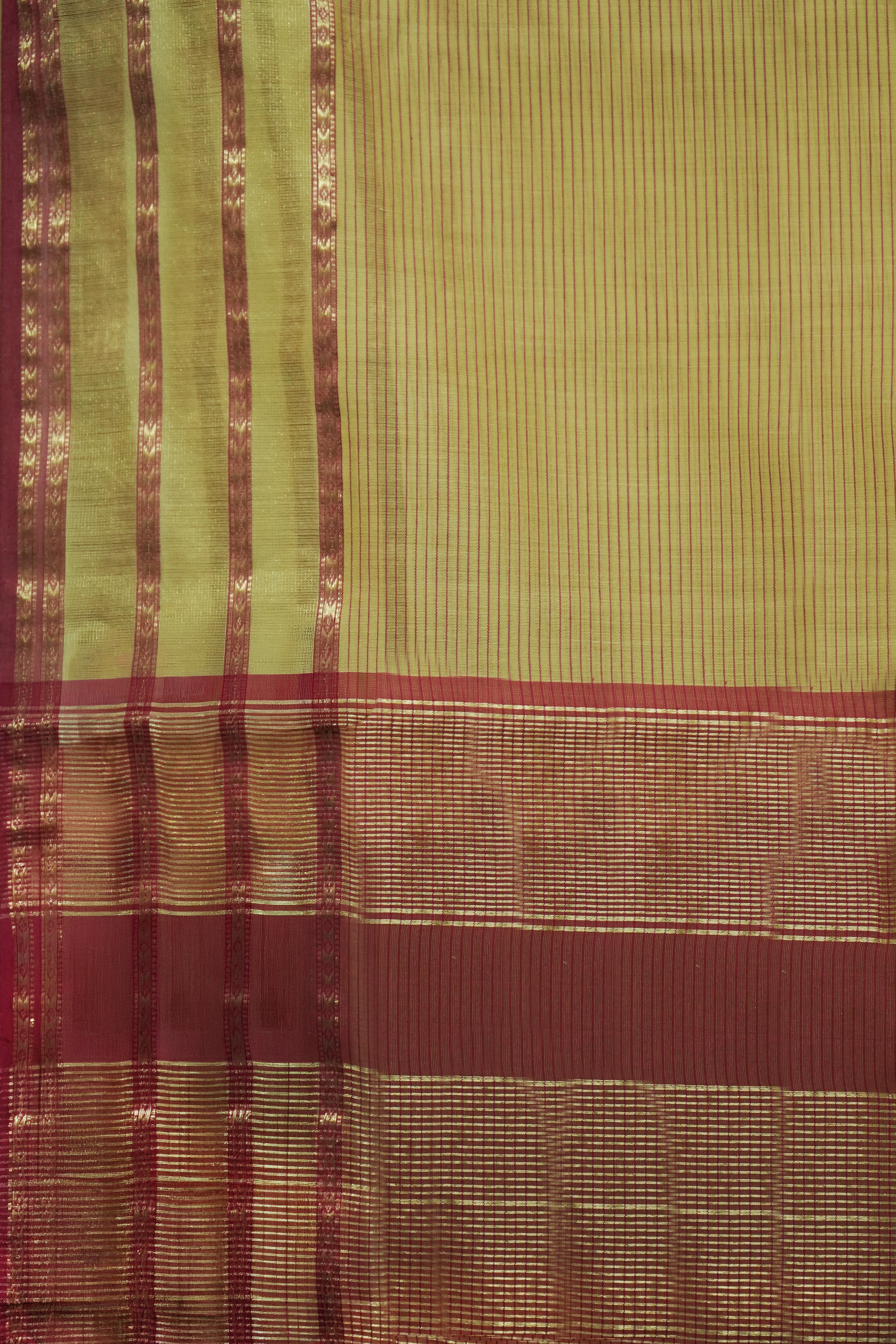 Maheshwari Cotton Silk Sareewith Scot Border & Golden Zari