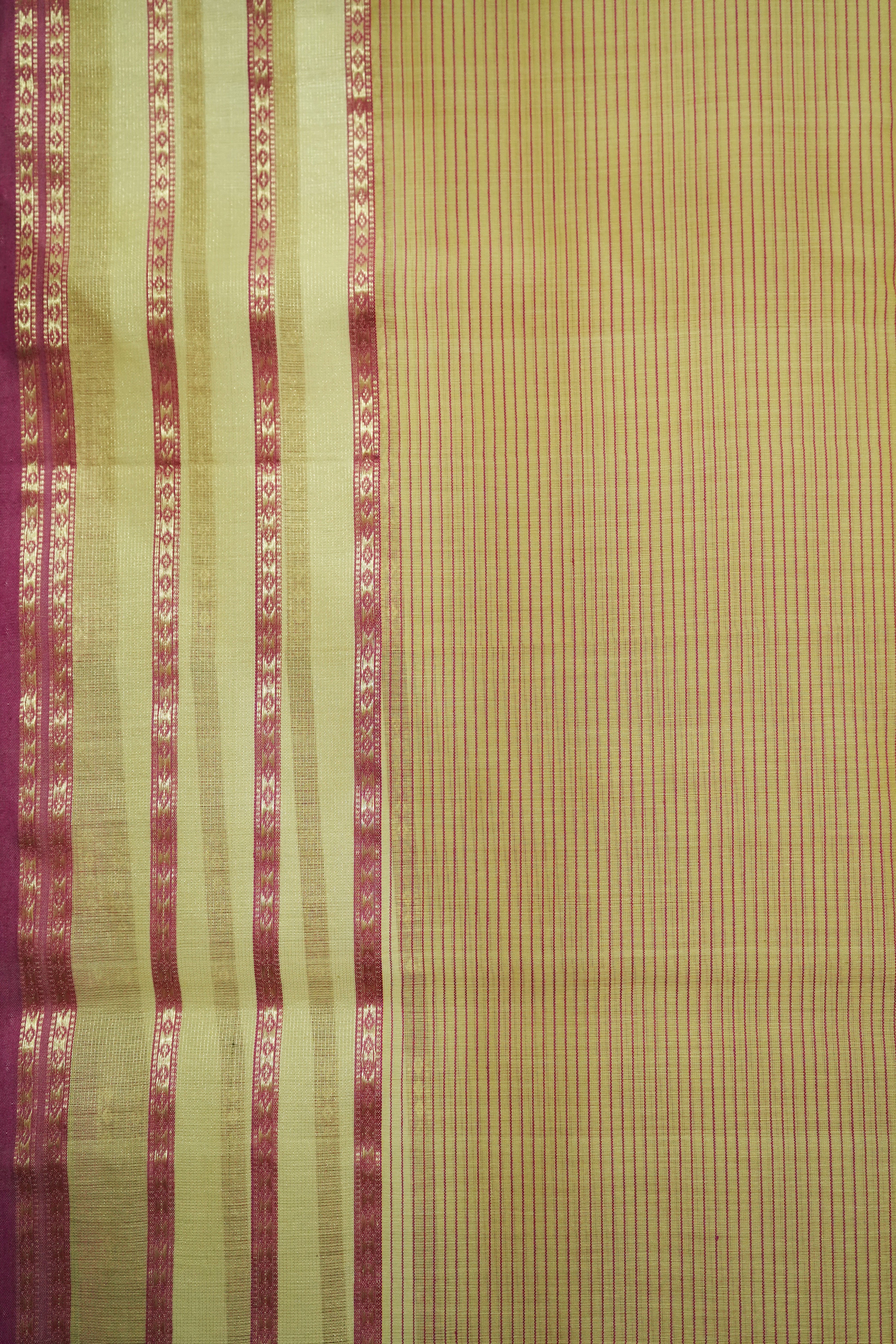 Maheshwari Cotton Silk Sareewith Scot Border & Golden Zari