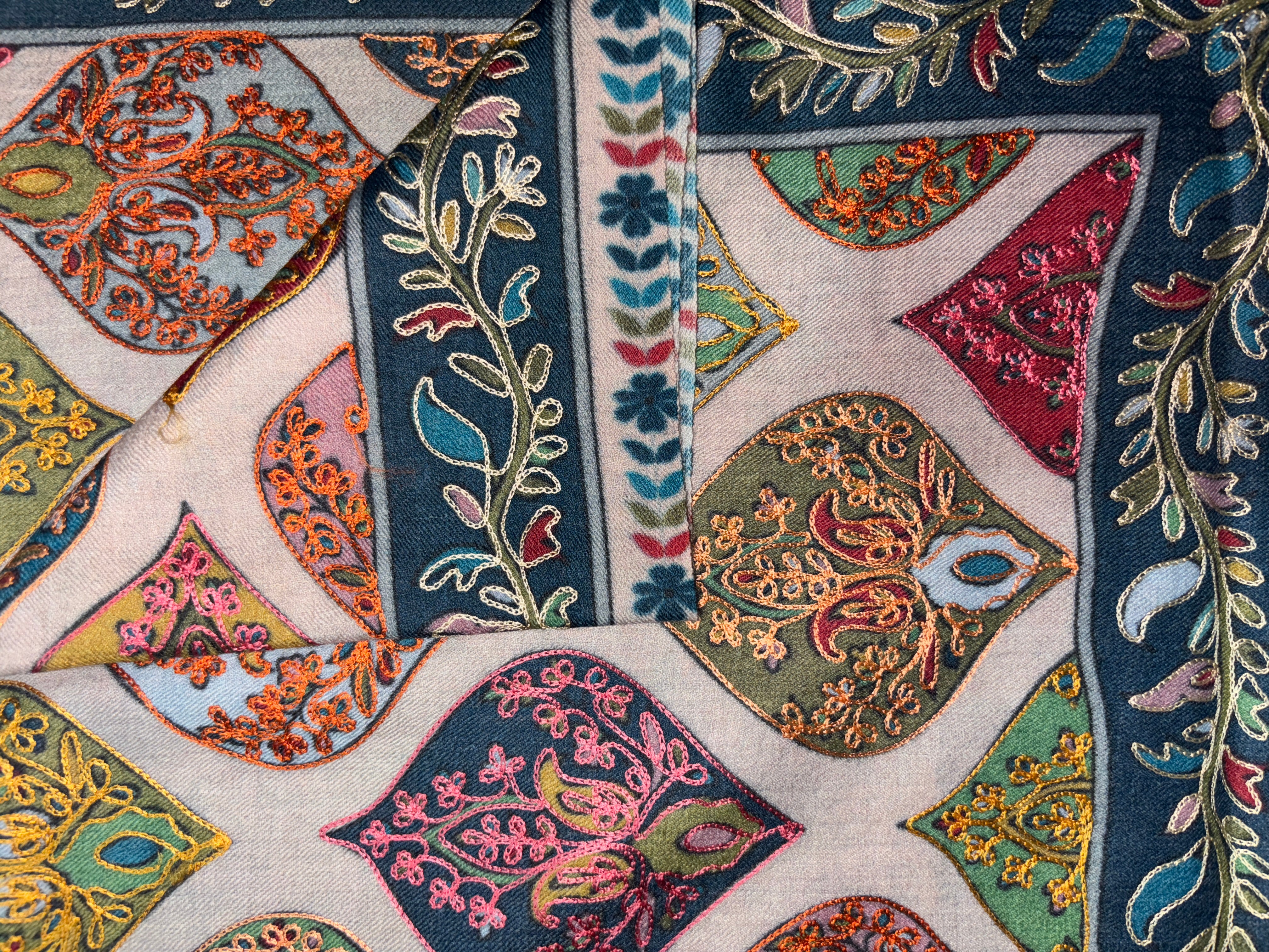 Pashmina Kalam Kari Aari Work Fine Shawl