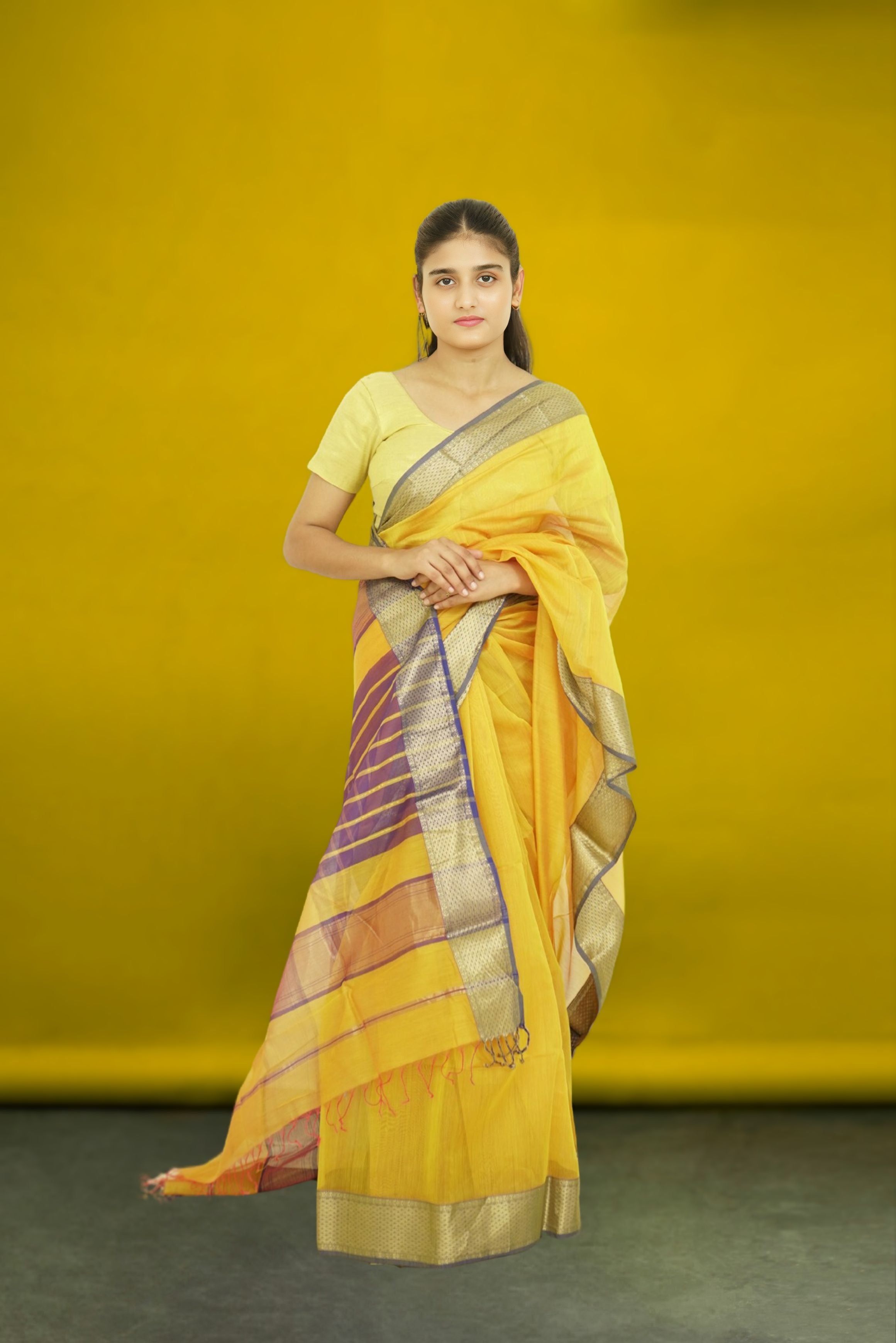 Elegant Maheshwari Silk Cotton Saree – Yellow | Traditional Handloom Weave
