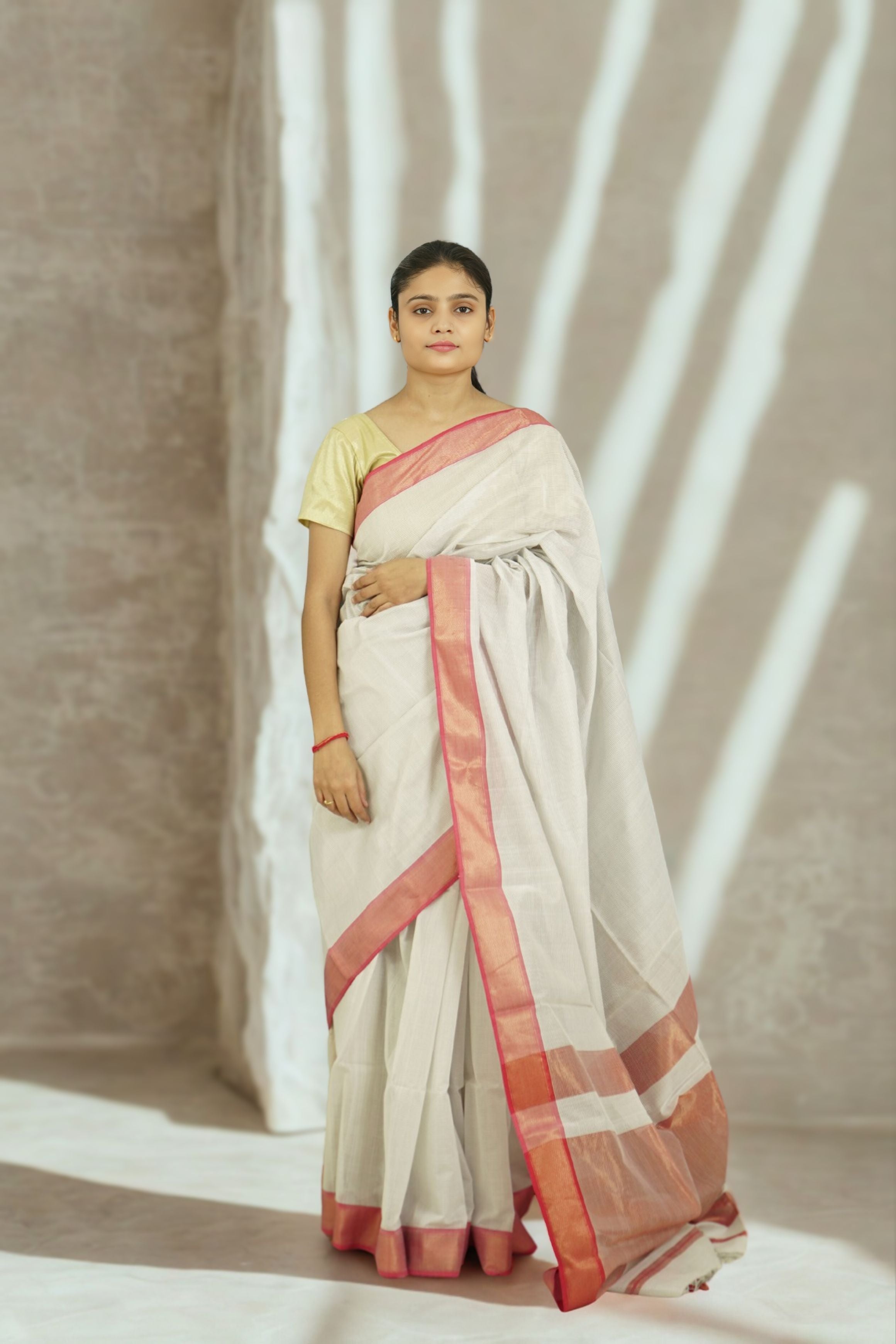Maheshawari Silk Cotton Saree - WhiteHandloom Weave